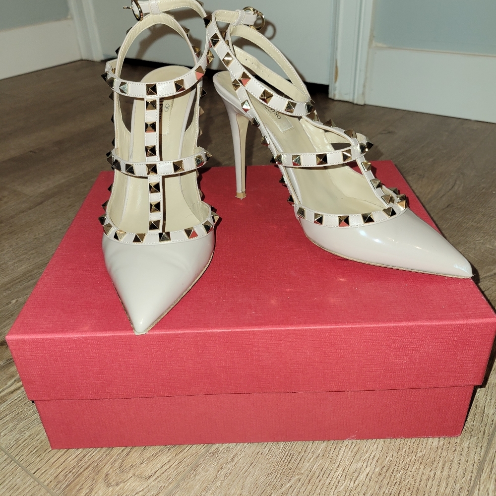 Valentino Heels 👠